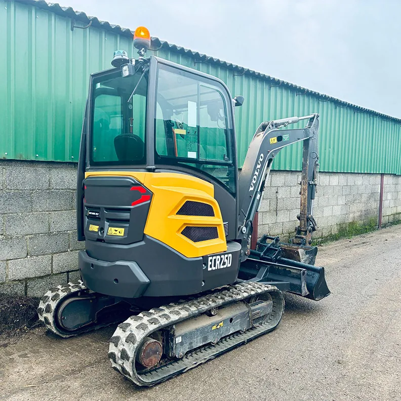 3T Excavator Volvo ECR25D 2022